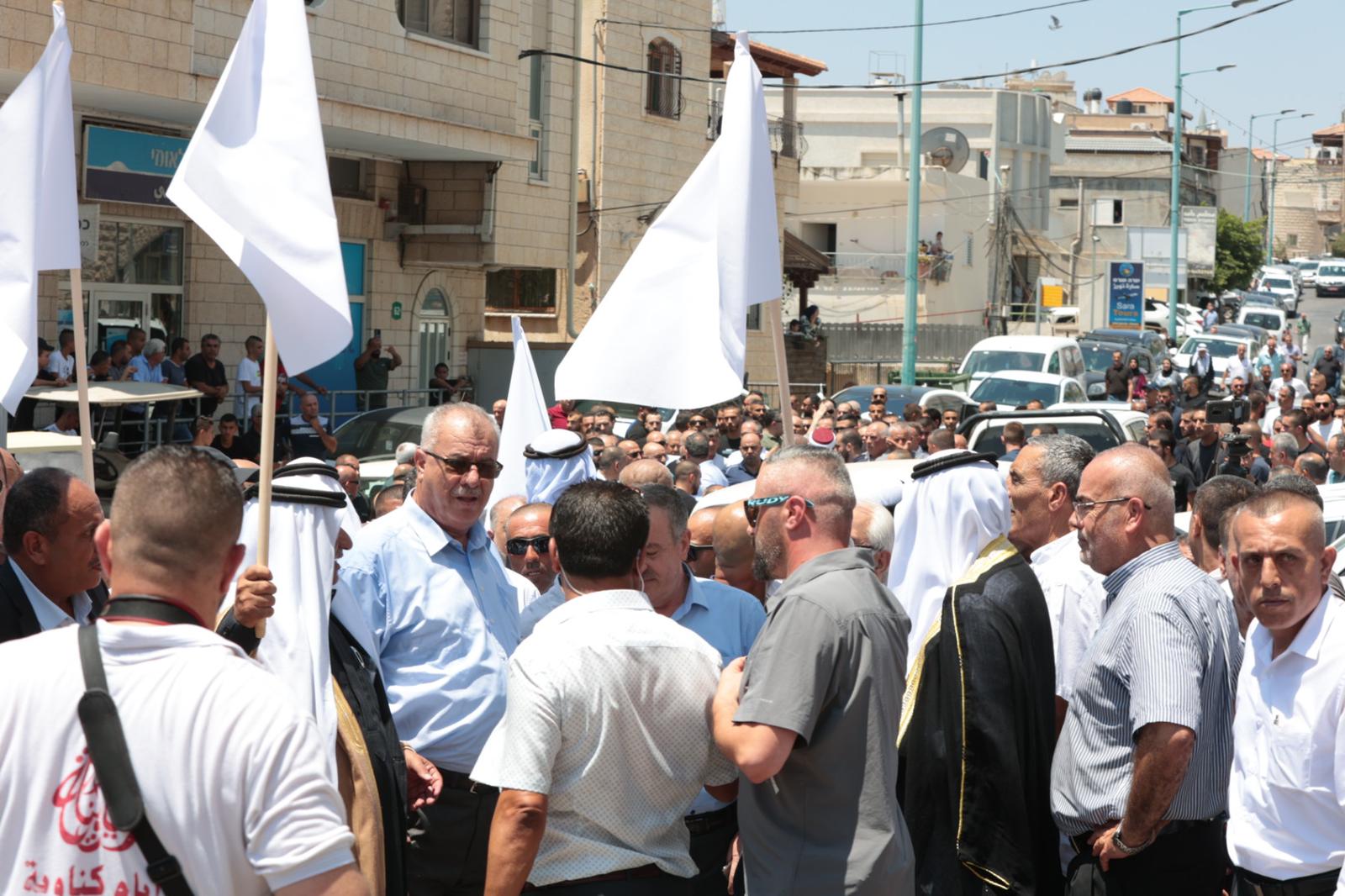 عقد مراسيم راية الصلح بين عائلتي عدوي ودحلة في طرعان بحضور واسع